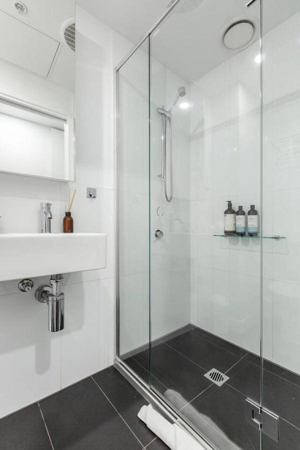 Katherine Place - Modern And Balcony Pad Apartment Melbourne