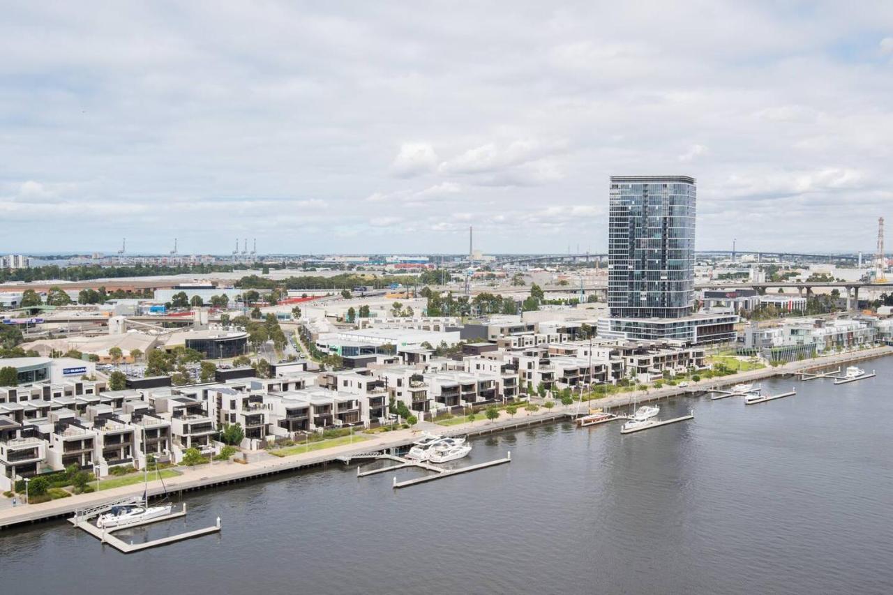 Apartment Elevated Waterfront With Indoor Pool And Views Melbourne
