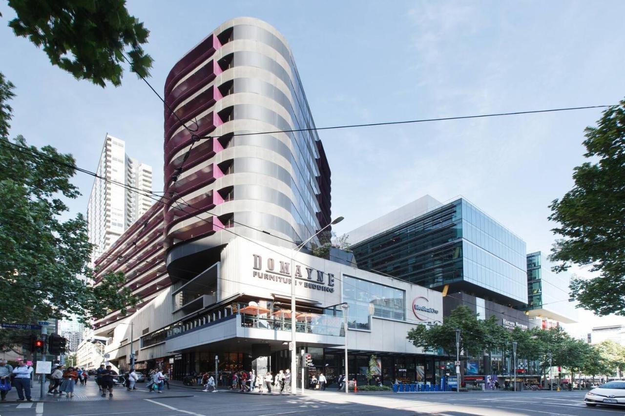 Experience The Buzzing Swanston Locale From Qv Apartment Melbourne