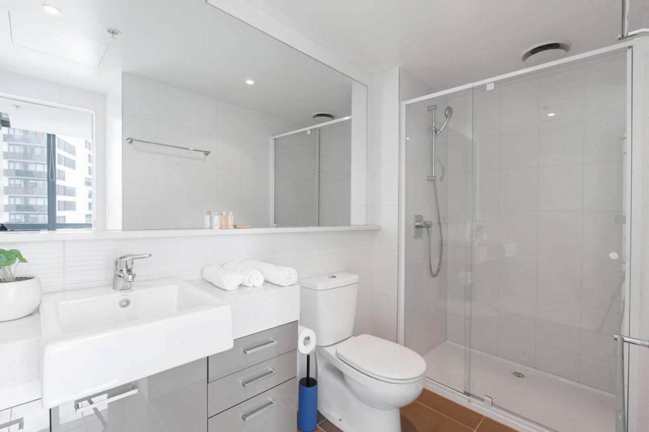 Stunning Sky-high Urban Pad At Southbank Melbourne