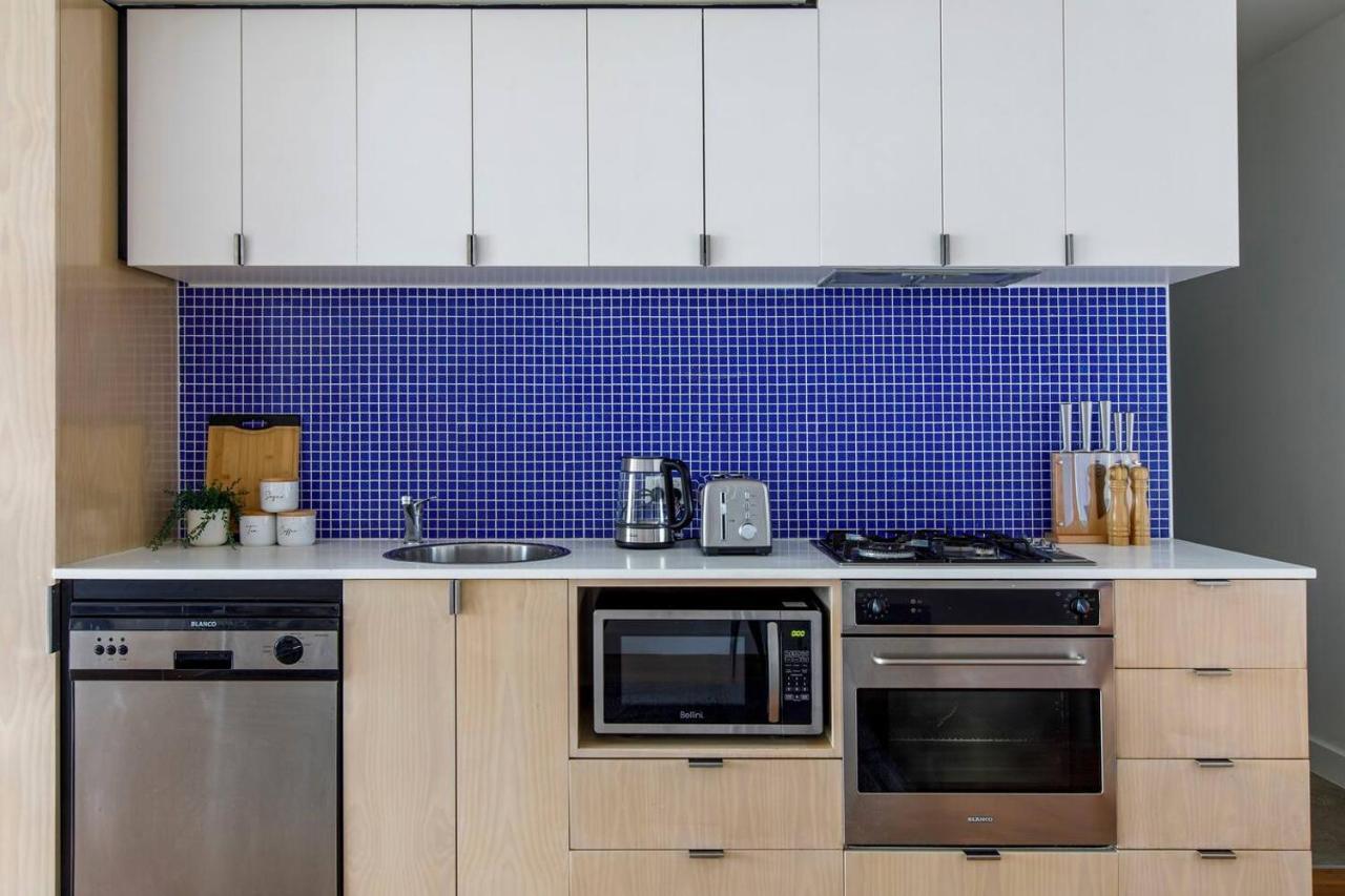 Living Made Easy On Swanston St With Parking Apartment