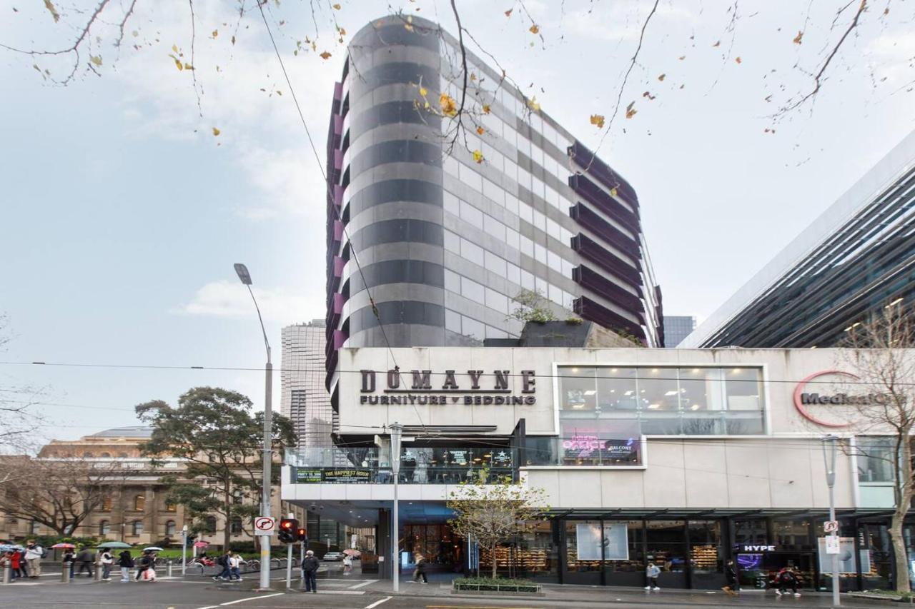 Living Made Easy On Swanston St With Parking