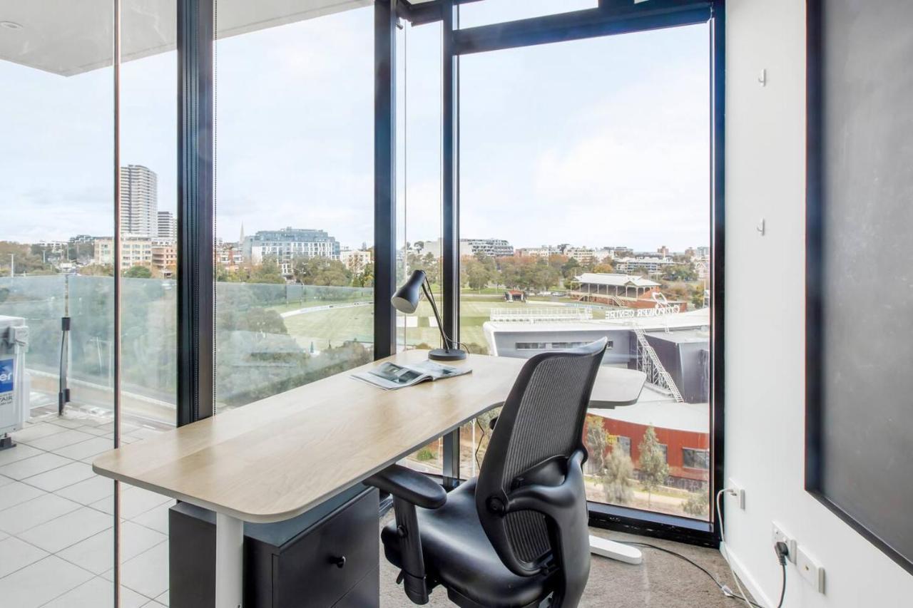 Digital Nomad Dreaming Across From Park Melbourne