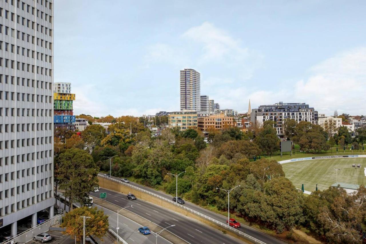 Digital Nomad Dreaming Across From Park Apartment Melbourne