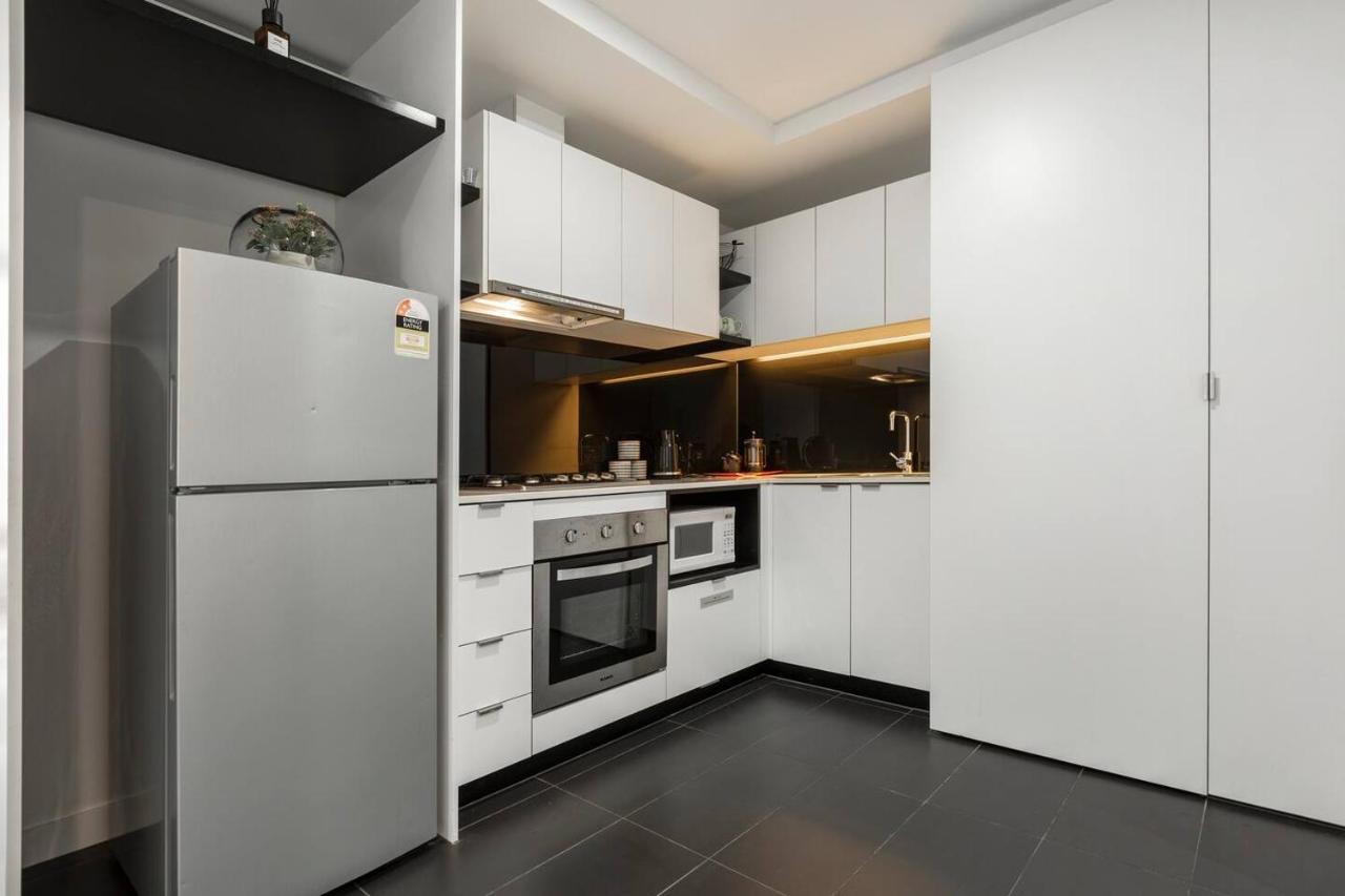 Katherine Place - Modern And Balcony Pad Apartment *