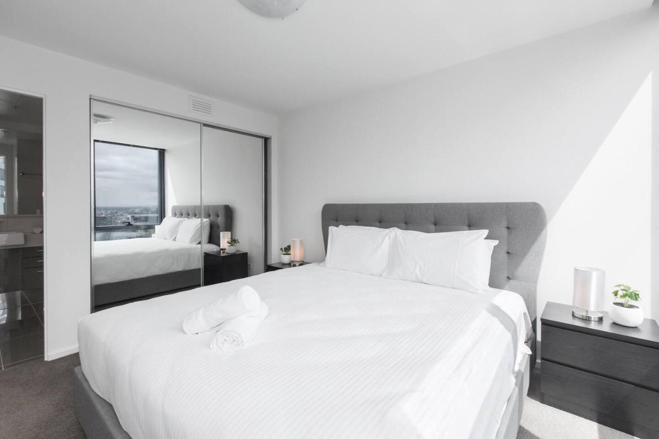 Stunning Sky-high Urban Pad At Southbank Apartment *