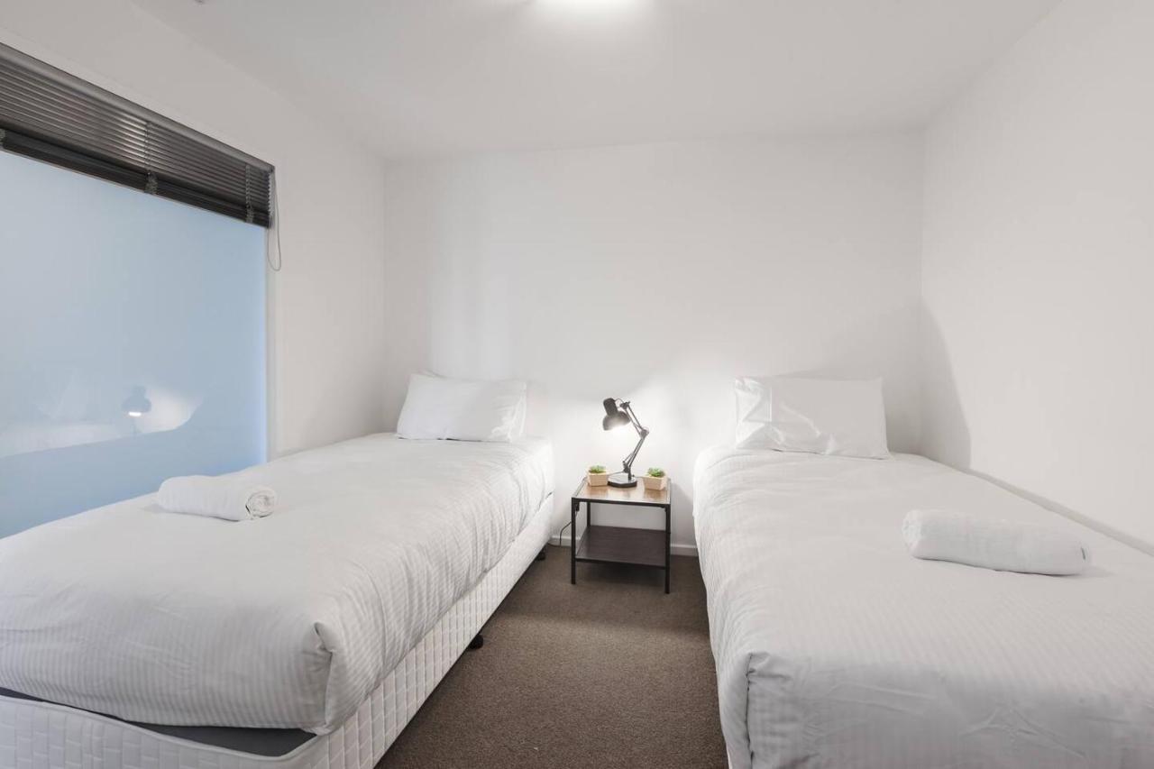 Apartment Stunning Sky-high Urban Pad At Southbank