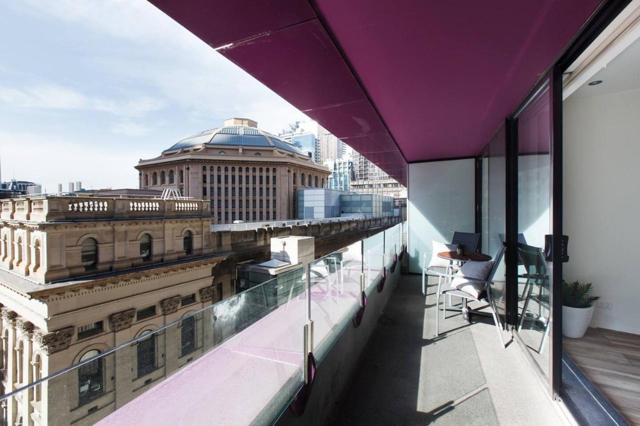 Experience The Buzzing Swanston Locale From Qv Apartment Melbourne