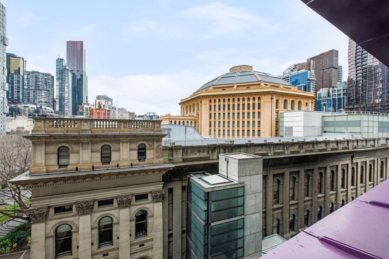 Living Made Easy On Swanston St With Parking * Melbourne
