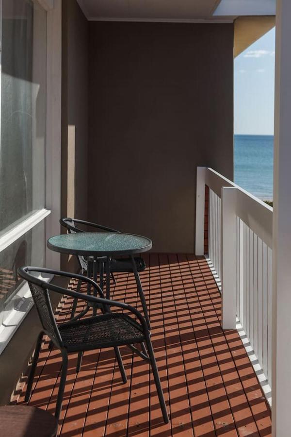 Beyond The Blue - Beachfront Beauty On Your Doorstep Holiday home Melbourne