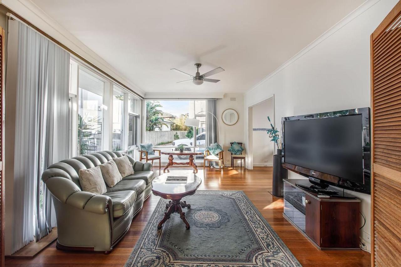 Beyond The Blue - Beachfront Beauty On Your Doorstep Holiday home Melbourne