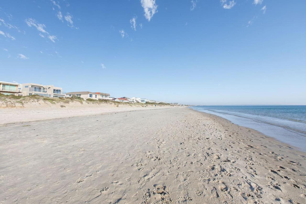 Beyond The Blue - Beachfront Beauty On Your Doorstep Holiday home