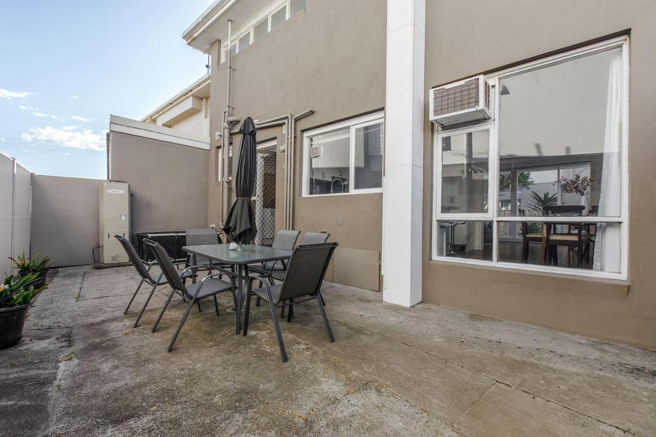 Beyond The Blue - Beachfront Beauty On Your Doorstep
