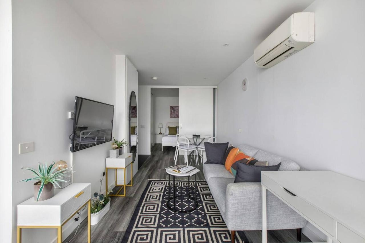 Aura Off Flinders Lane - A Centre Balcony Abode Apartment Melbourne