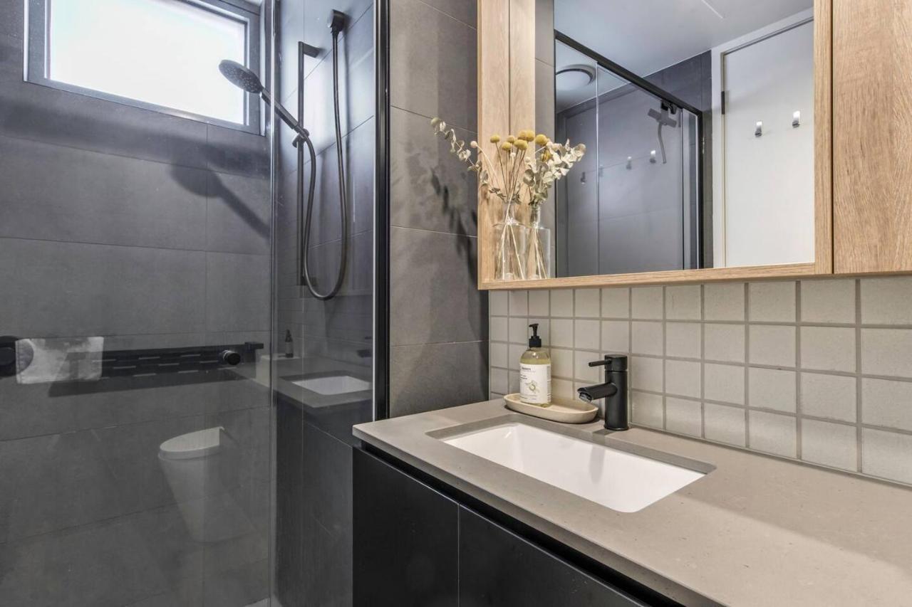 The Urban Sanctuary - Enviable Lifestyle On Lygon Melbourne