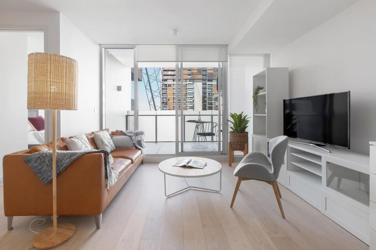 Apartment Sunny Seclusion Minutes From South Yarra Station *
