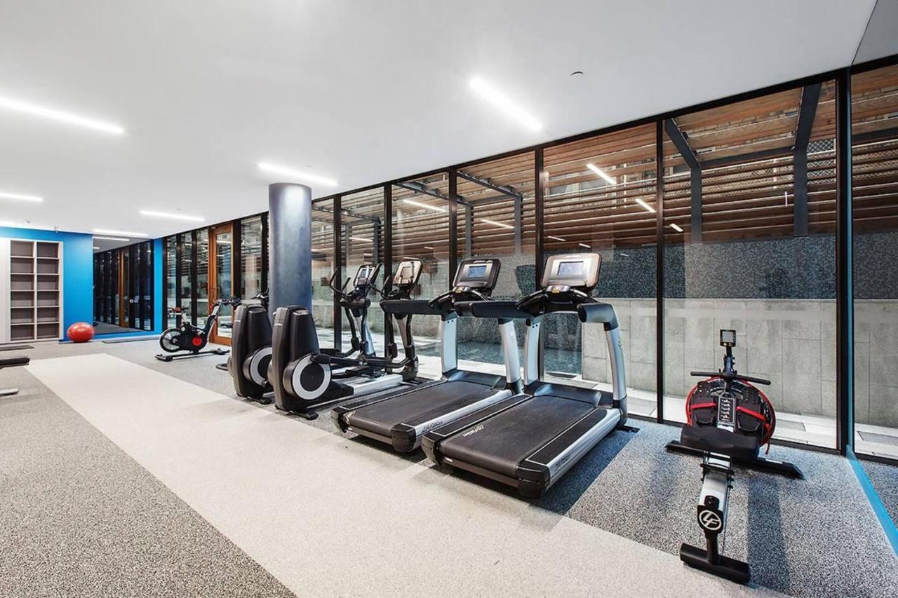 Of Town - Penthouse With Every Opulence Melbourne