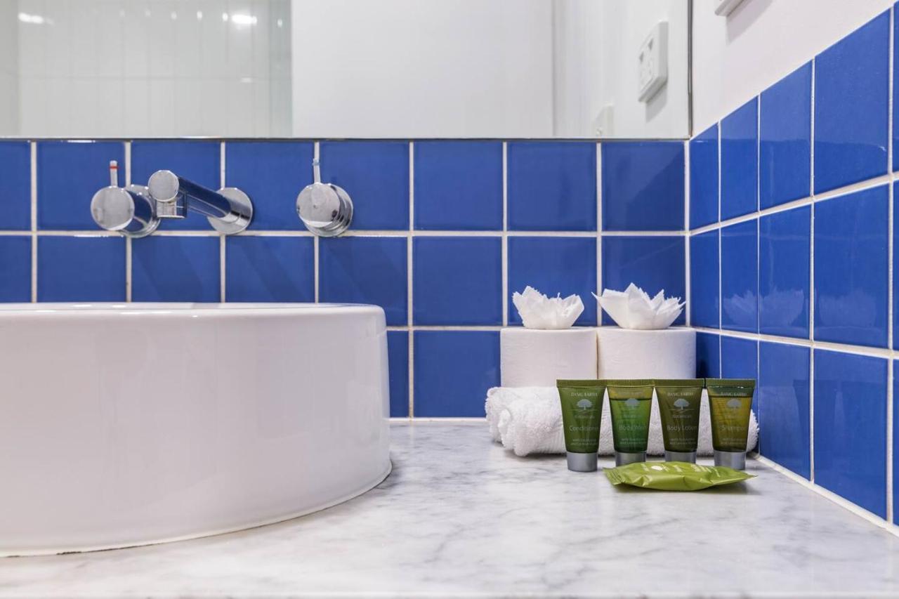 Nottville Poolside - Coastal Cosmopolitan Off Bay St Apartment *