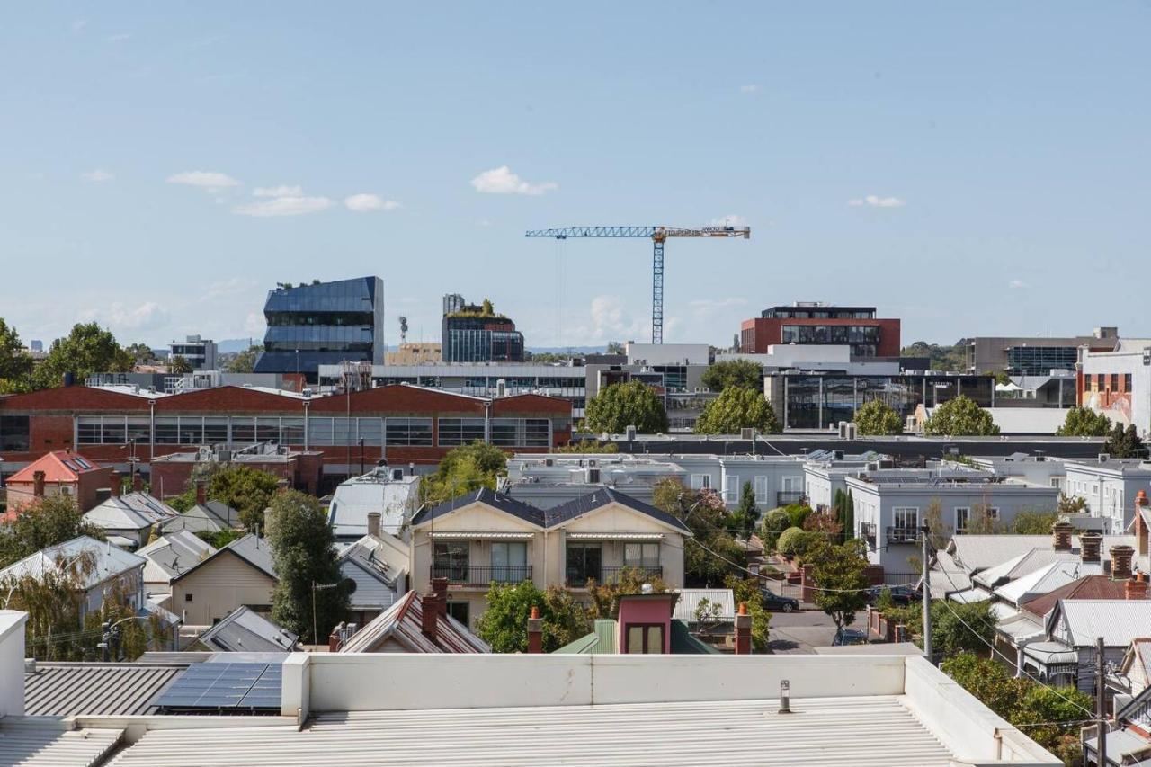 Apartment Aloft At Era With Sweeping Balcony Views *