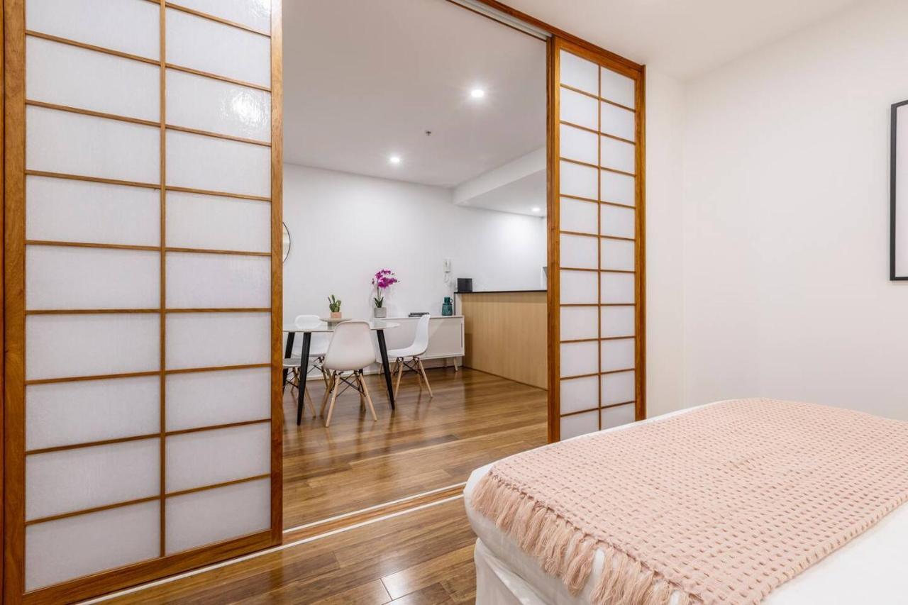 Apartment Nottville Poolside - Coastal Cosmopolitan Off Bay St Melbourne