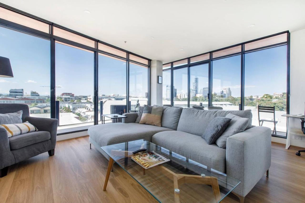 Aloft At Era With Sweeping Balcony Views Melbourne
