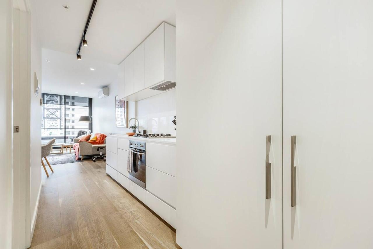 The Nest In The West - Inner-city Sophistication Apartment Melbourne
