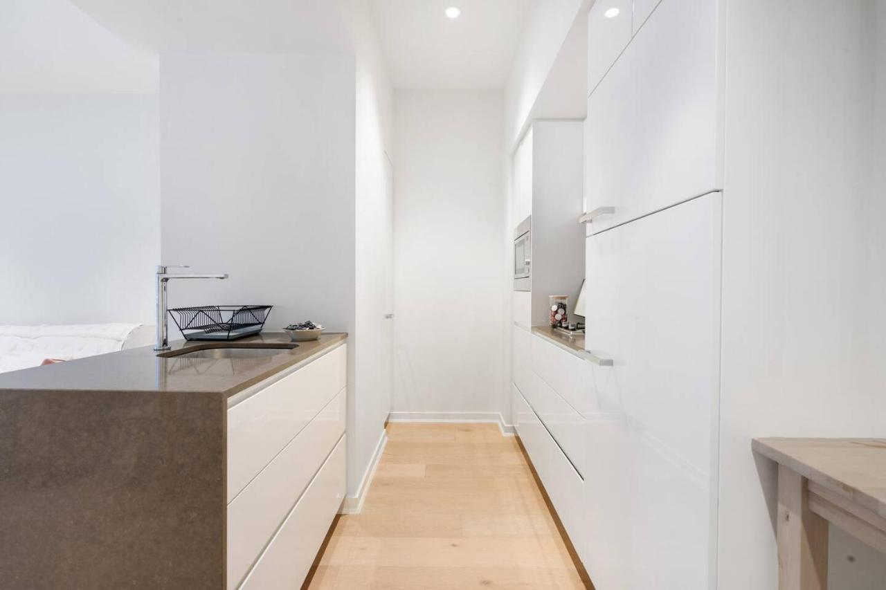 Apartment Refined Pad In With Pool *