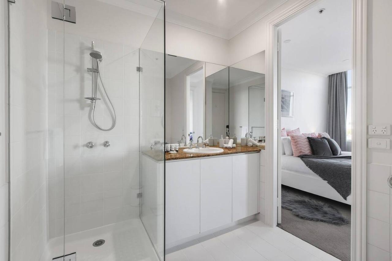 Grand Luxury In The Cbd Along The Yarra River Apartment *