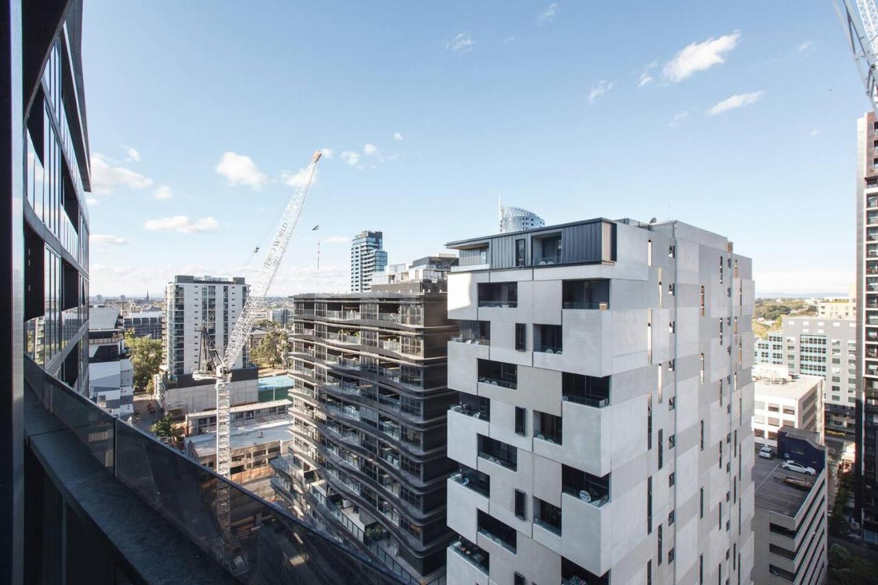Apartment Sunny Seclusion Minutes From South Yarra Station