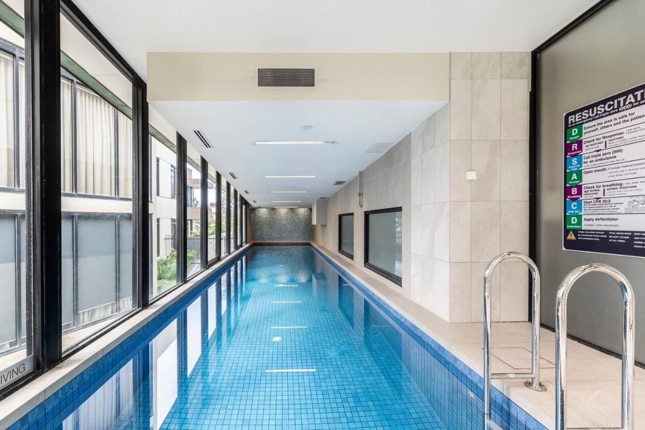 Apartment Nottville Poolside - Coastal Cosmopolitan Off Bay St Melbourne