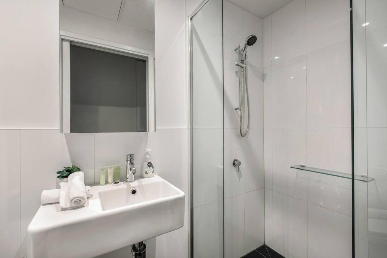 Apartment Aura Off Flinders Lane - A Centre Balcony Abode Melbourne