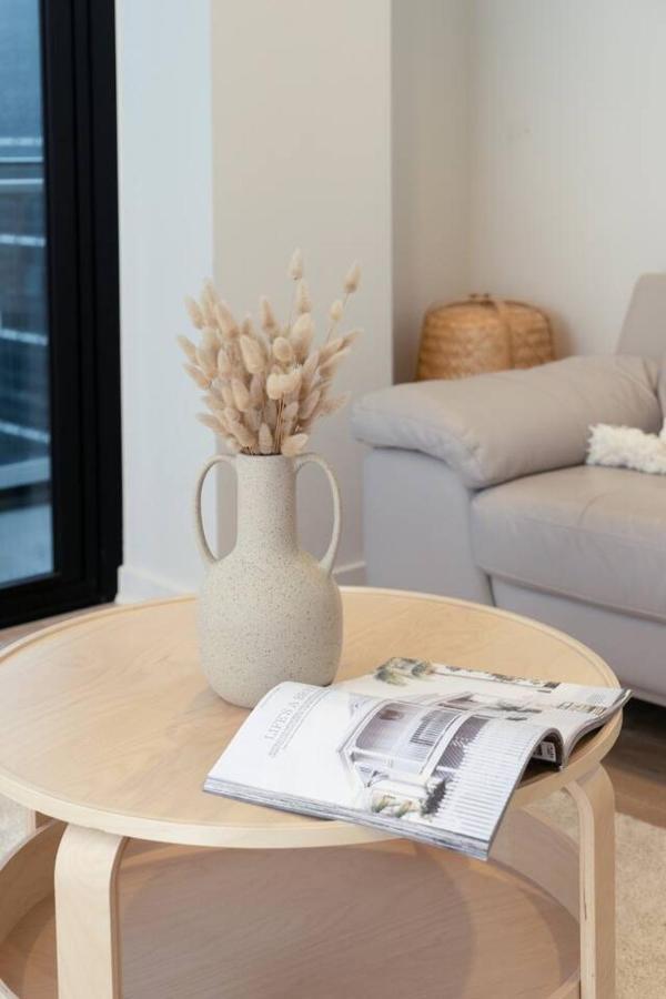 Apartment Refined Pad In With Pool Melbourne