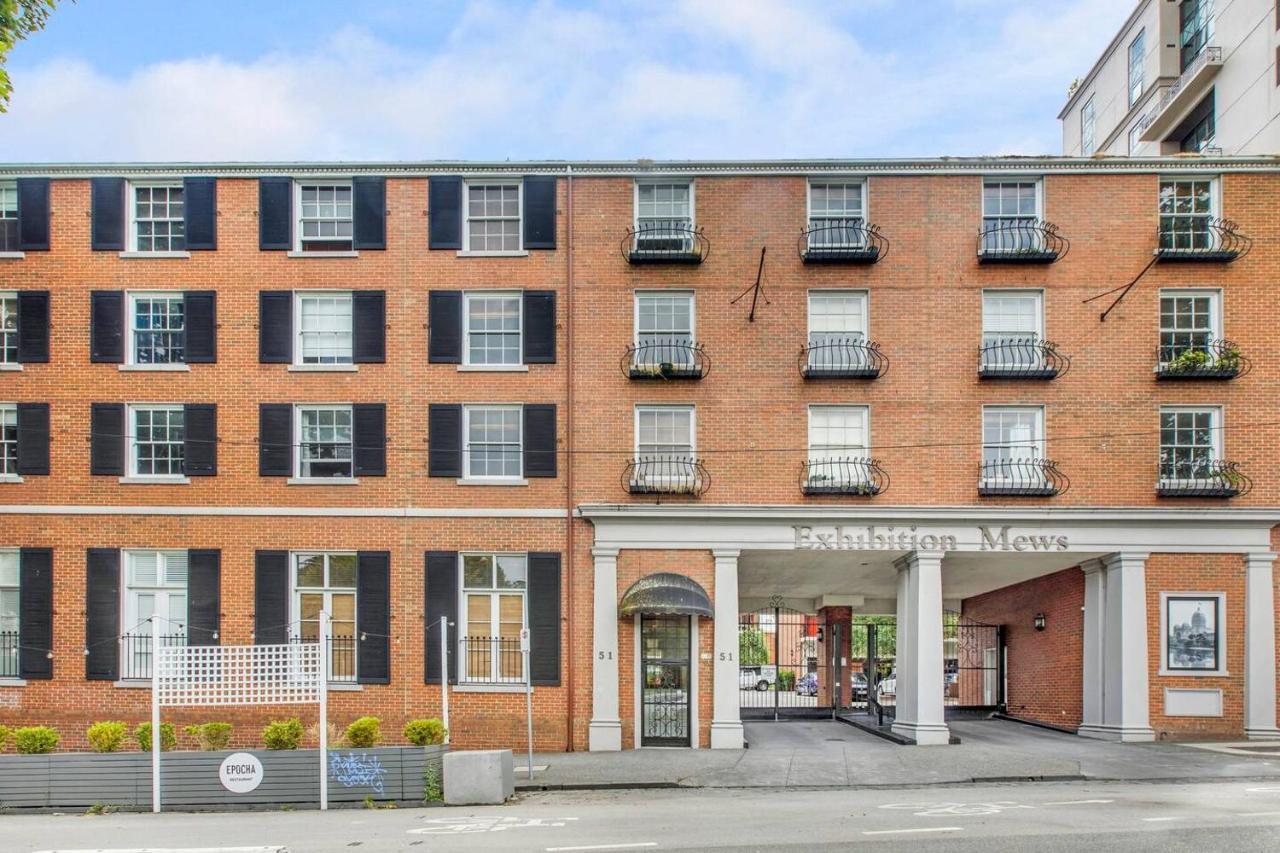 The Little Royal - A Carlton Gardens Apartment *