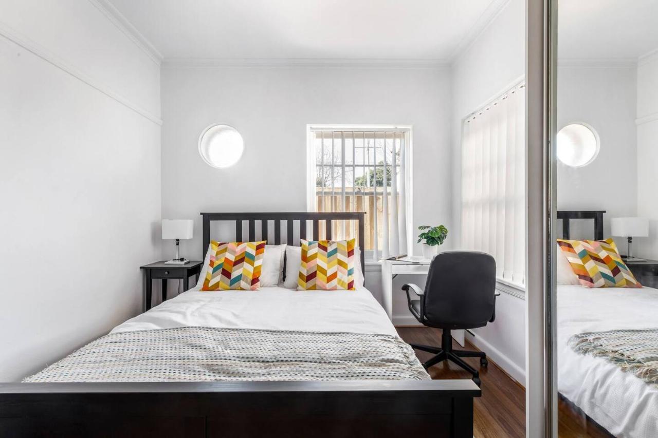 Art Deco Modern Within Elwood's Inner-city Scene