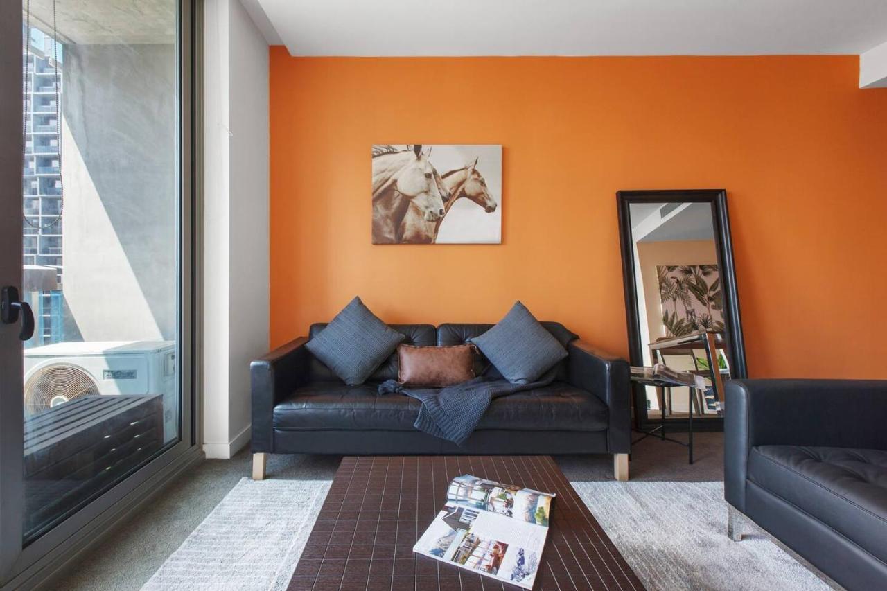 Modern Escape With Balcony & Sweeping Views Apartment