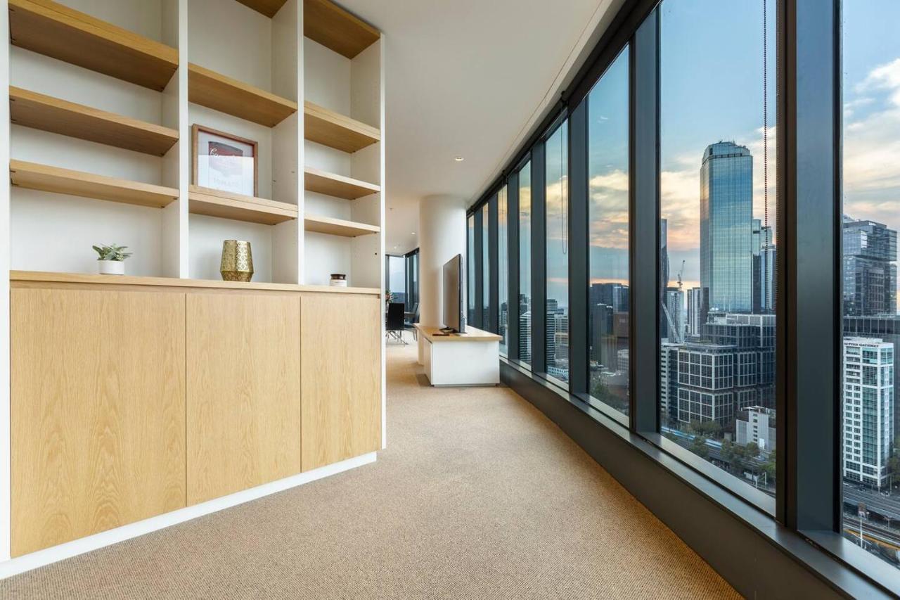 Spectacular Panoramic Views In Sky-high Luxe Melbourne