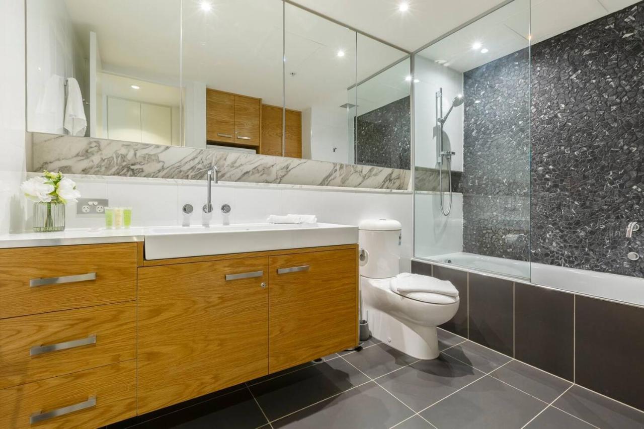 Spectacular Panoramic Views In Sky-high Luxe * Melbourne