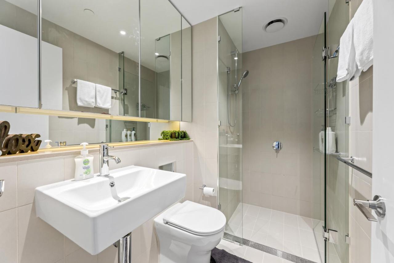 Apartment Legend Of Docklands Melbourne