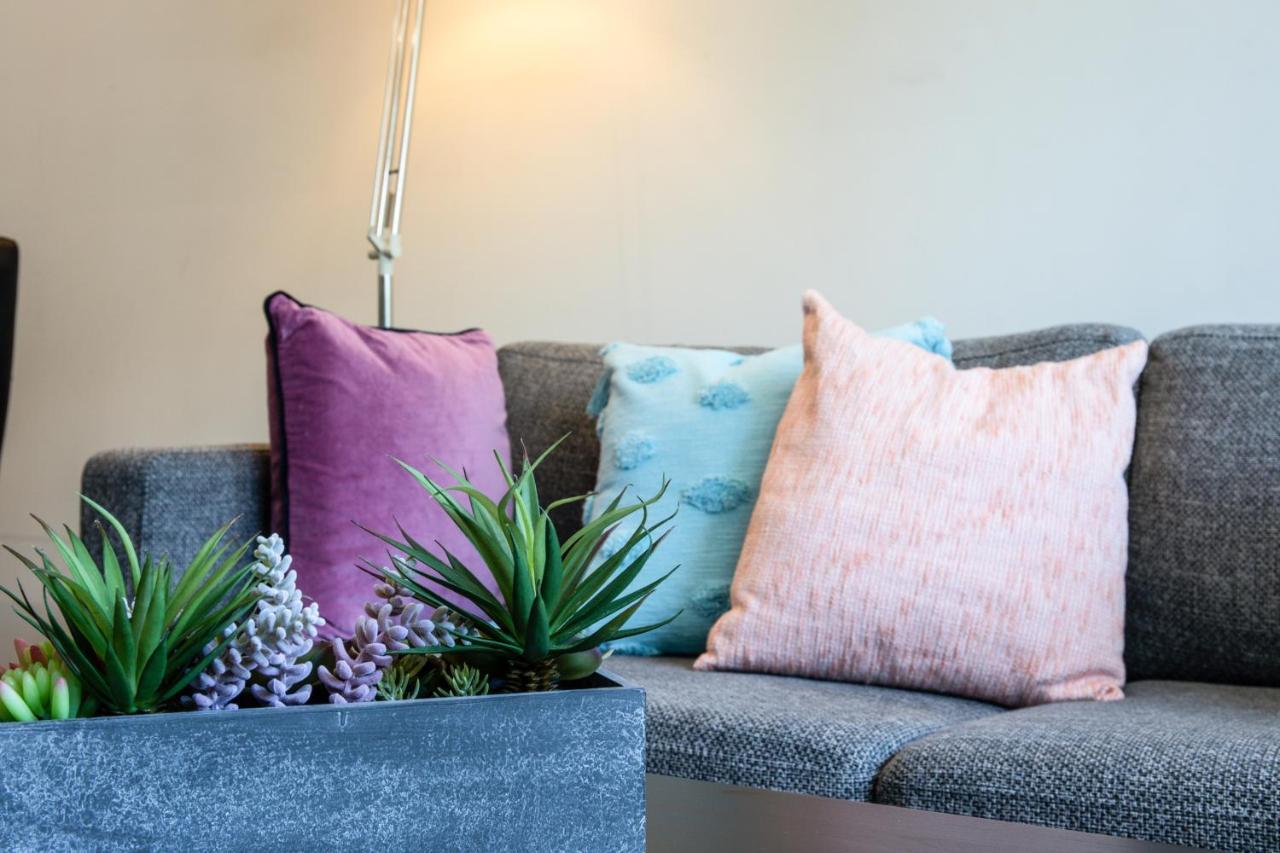 Apartment Legend Of Docklands Melbourne