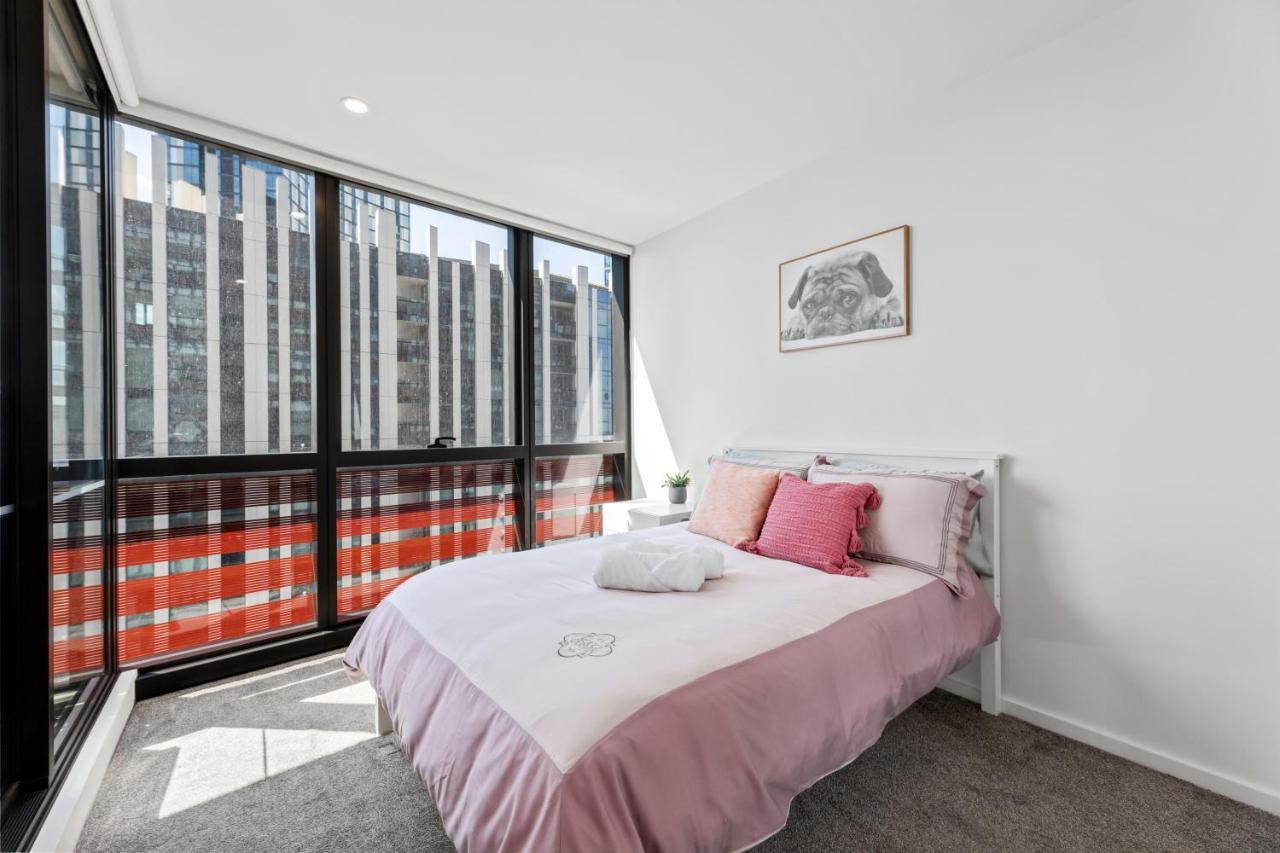 Legend Of Docklands Apartment