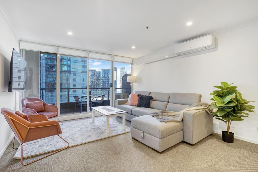 Millennial Southbank Lifestyle W Parking Apartment