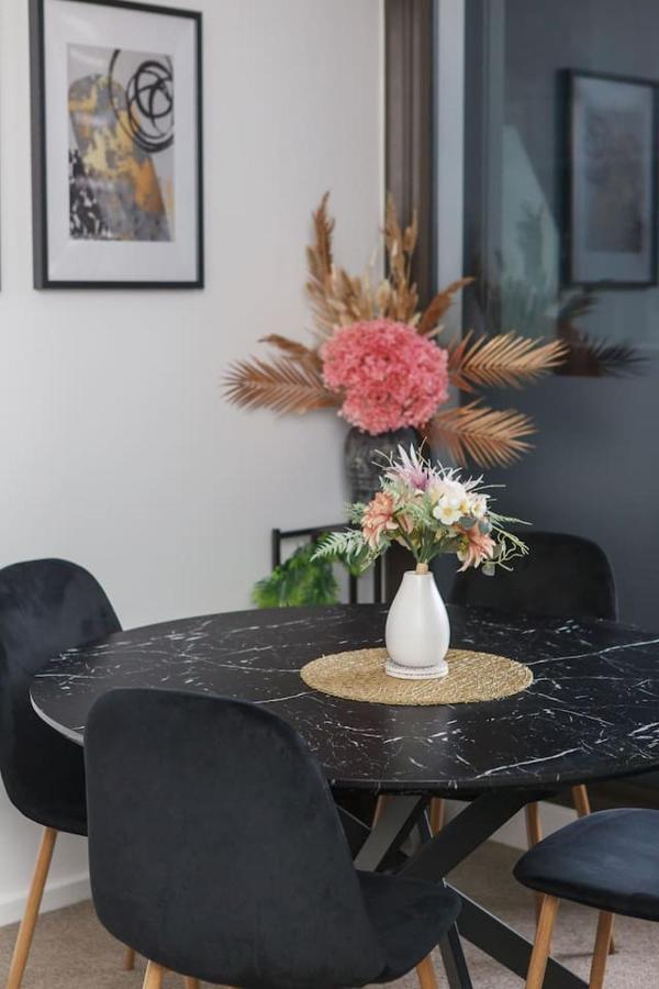 'rose-tinted Charm' Experience Resort-style Living Melbourne
