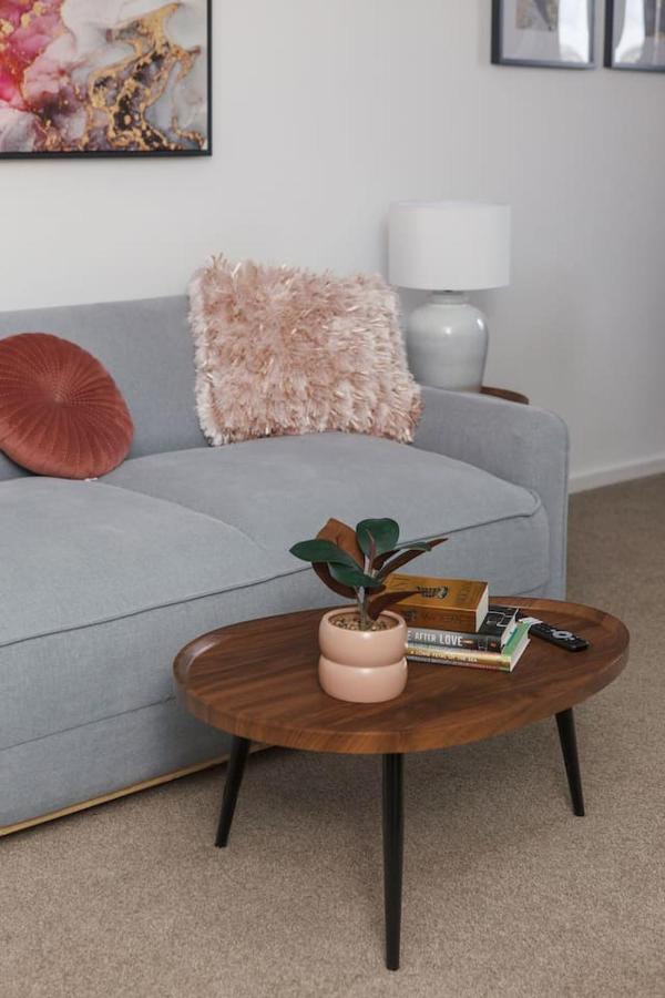 'rose-tinted Charm' Experience Resort-style Living Apartment