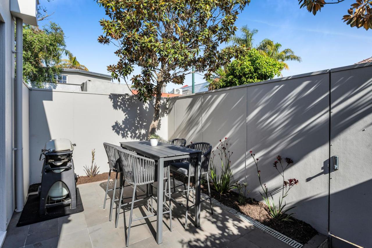 Bev's Retreat By Ready Set Holiday home Melbourne