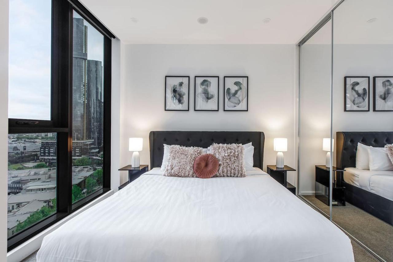 Apartment 'rose-tinted Charm' Experience Resort-style Living