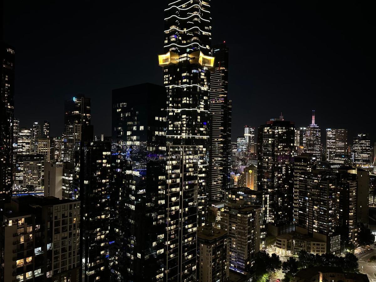 Skyline Serenity Retreat Apartment *
