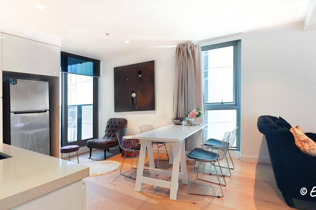 Apartment Southbank 26f 1br Sea-view Skyline Pool & Gym Melbourne