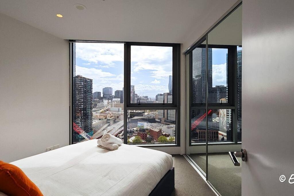 Southbank 23f 1br 4guest Skyline Pool & Gym Apartment Melbourne