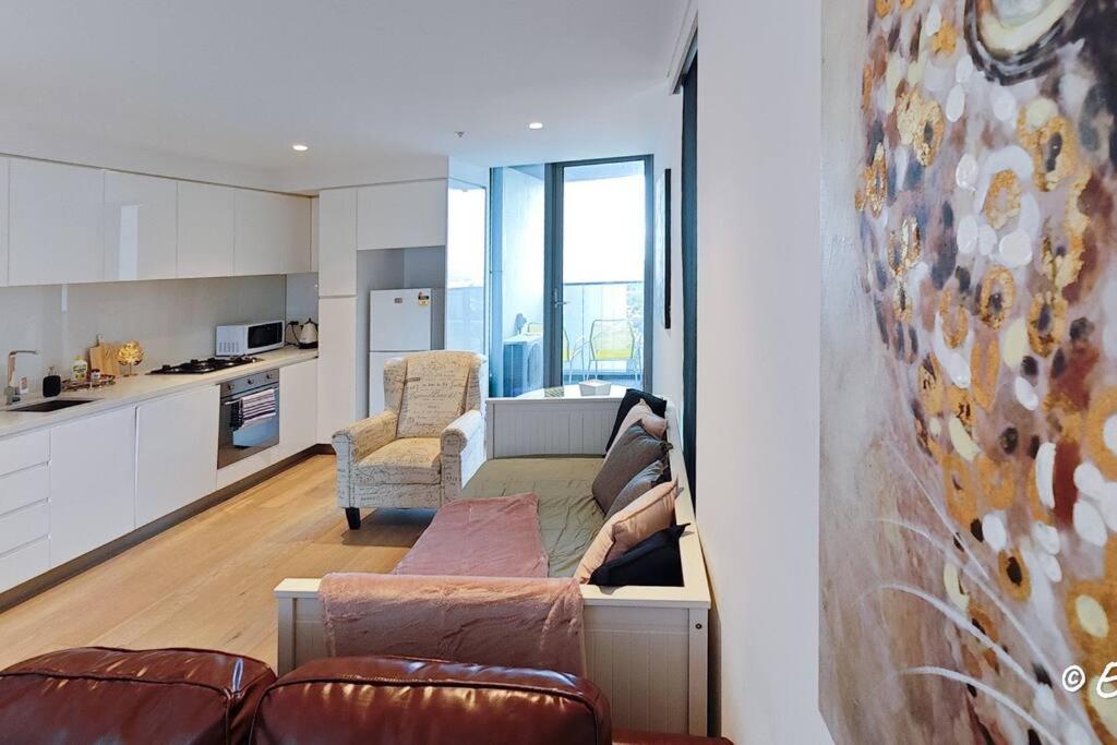 Southbank 23f 1br 4guest Skyline Pool & Gym Apartment *