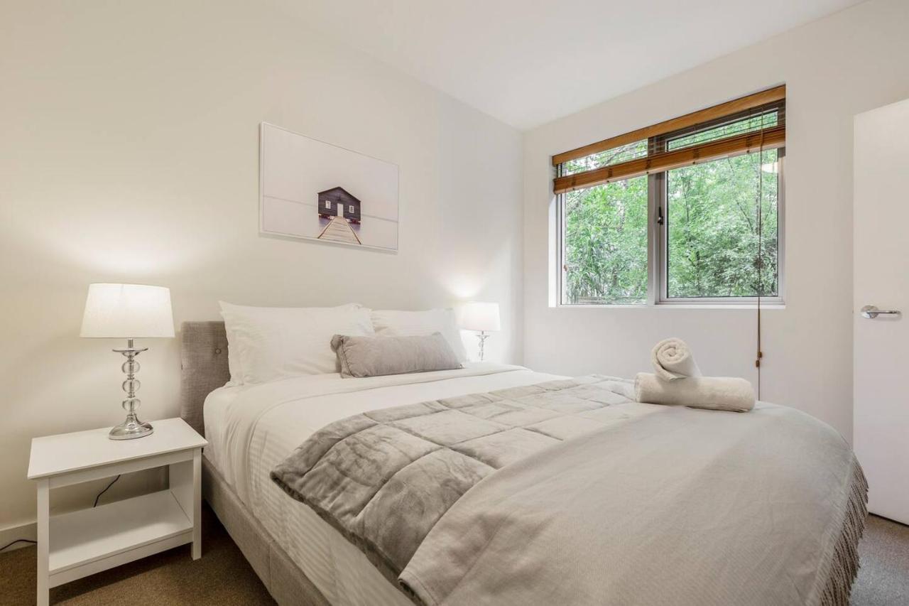 Experience The St Kilda Vibe From A Cosy Retreat *